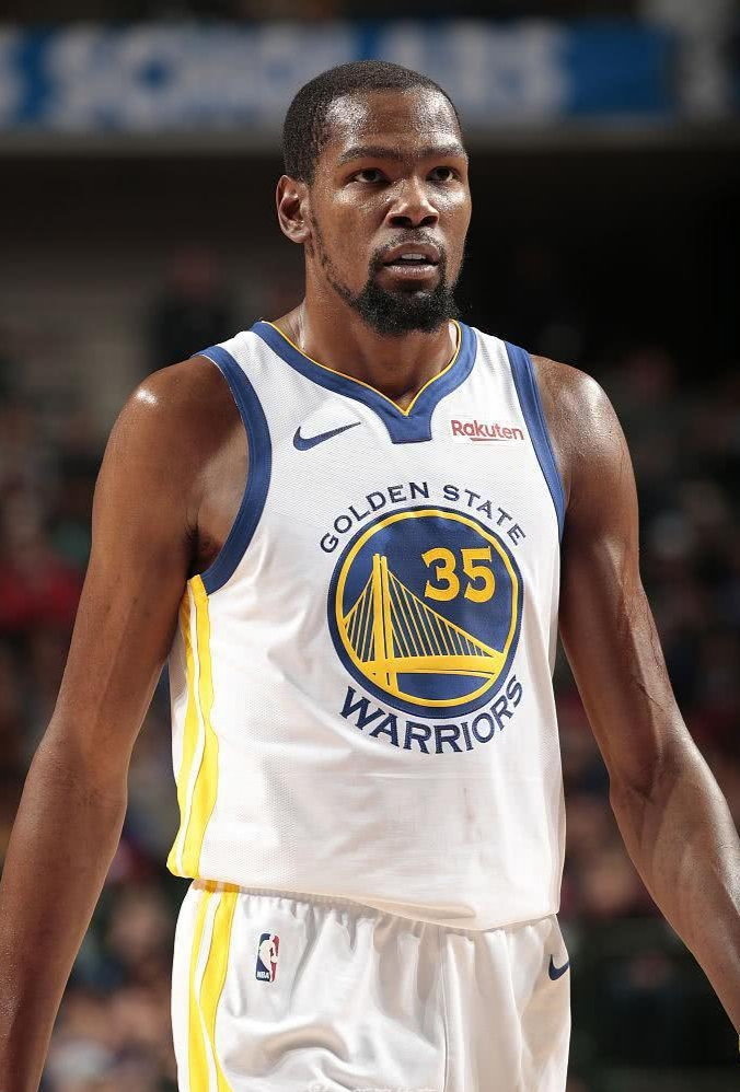 足球场上 足球场上