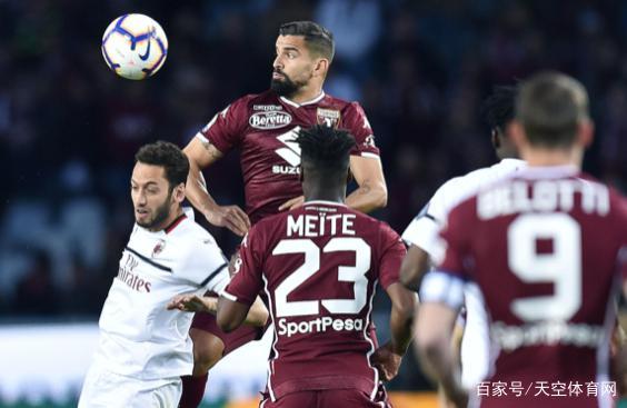 他的开球落 他的开球落