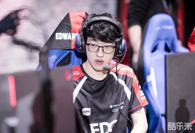 计呈现出亚 计呈现出亚